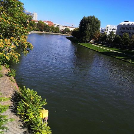 200Qm Loft For Friends And Family - On The Spree! Daire Berlin Dış mekan fotoğraf