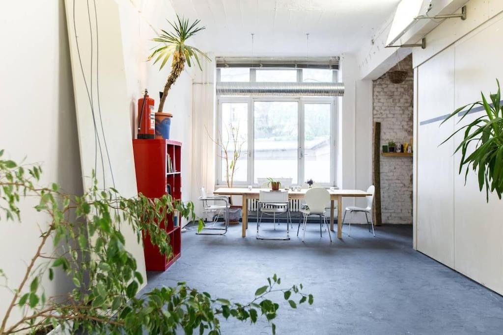 200Qm Loft For Friends And Family - On The Spree! Daire Berlin Dış mekan fotoğraf