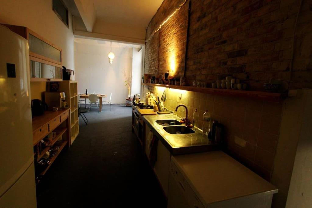 200Qm Loft For Friends And Family - On The Spree! Daire Berlin Dış mekan fotoğraf