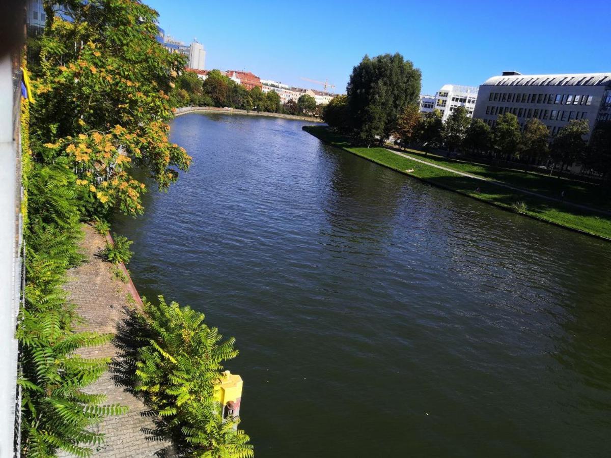 200Qm Loft For Friends And Family - On The Spree! Daire Berlin Dış mekan fotoğraf