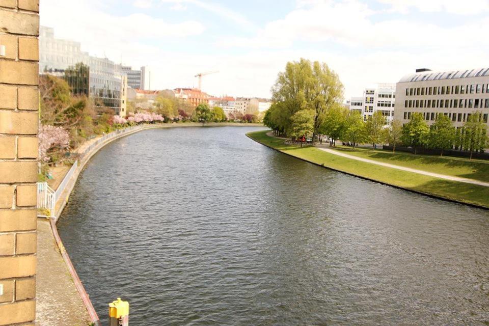 200Qm Loft For Friends And Family - On The Spree! Daire Berlin Dış mekan fotoğraf